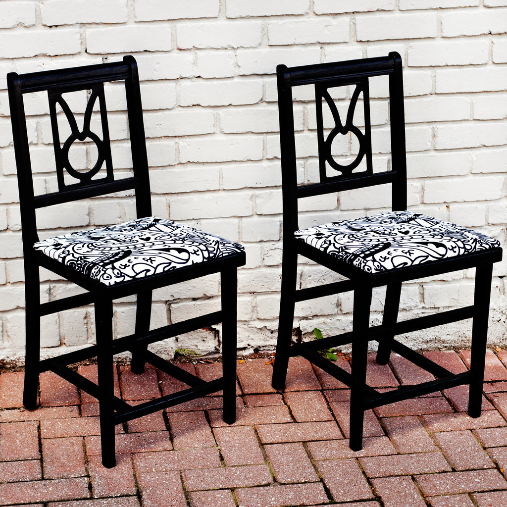 Wood Vintage Folding Chairs: (Set of 2)